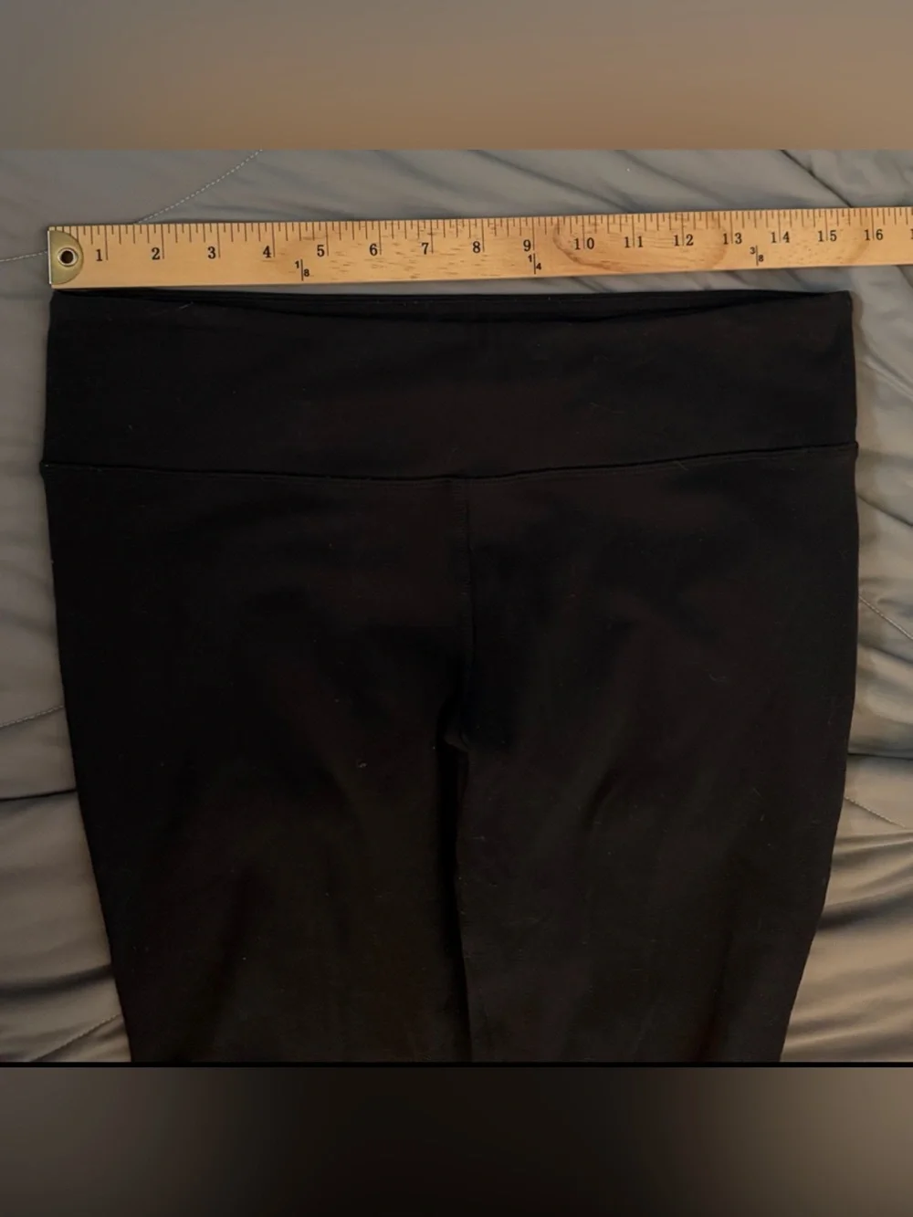ALO Black Women’s Luminous Legging with Back Mesh Detail Size Medium